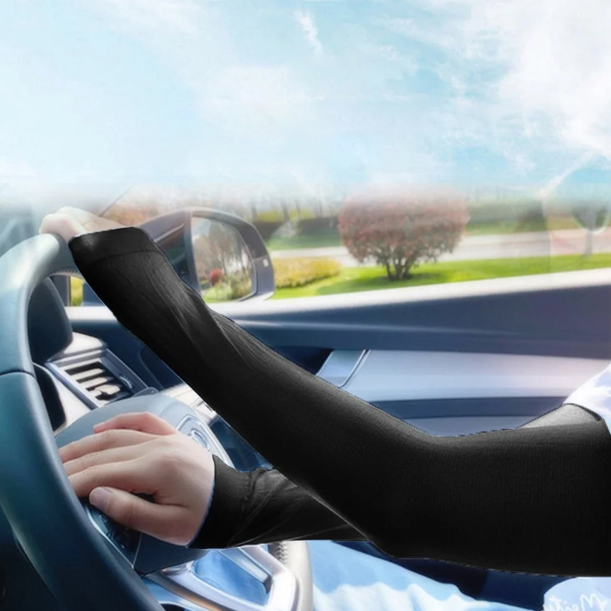 Ergonomic stretchable elbow support compression sleeve detail