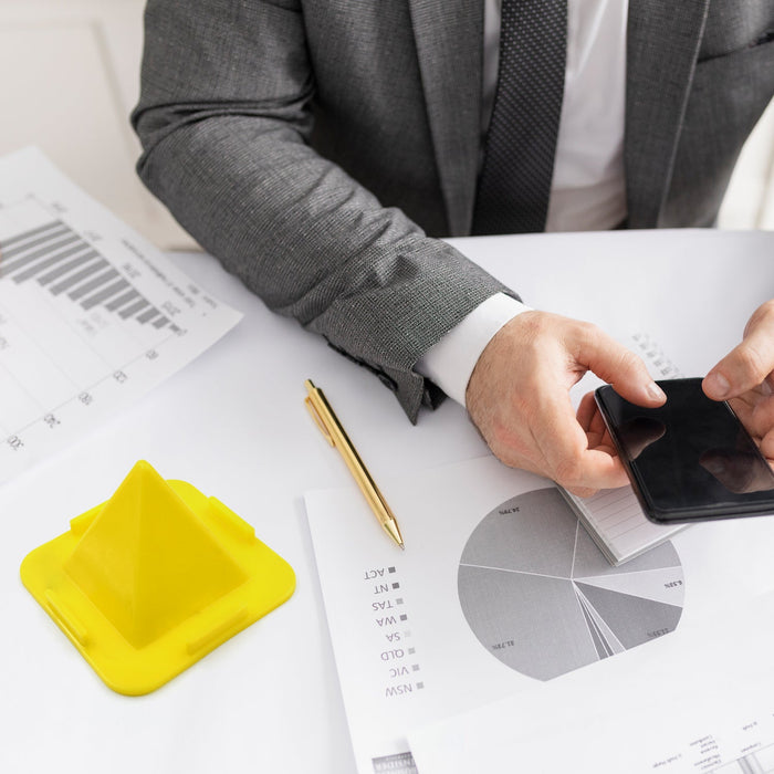 Pyramid Mobile Stand – Flexible Desktop Phone Holder | Gambit
