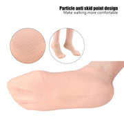 Moisturizing silicone socks for foot care and prevention of dryness