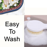 Soft and highly absorbent bath mat featuring a charming floral design.