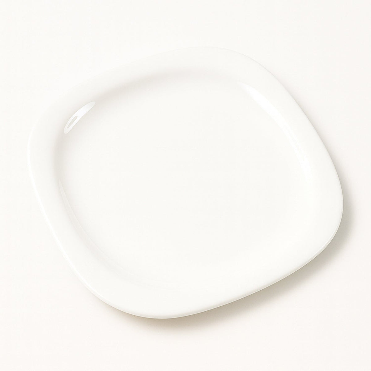 Square dinner plate 28 cm lightweight and easy to handle