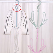Organivo shoe drying hanger demonstrating its capacity for various shoe types.