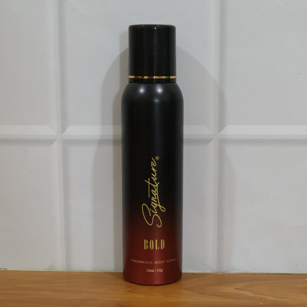 Masculine bold deodorant spray Signature