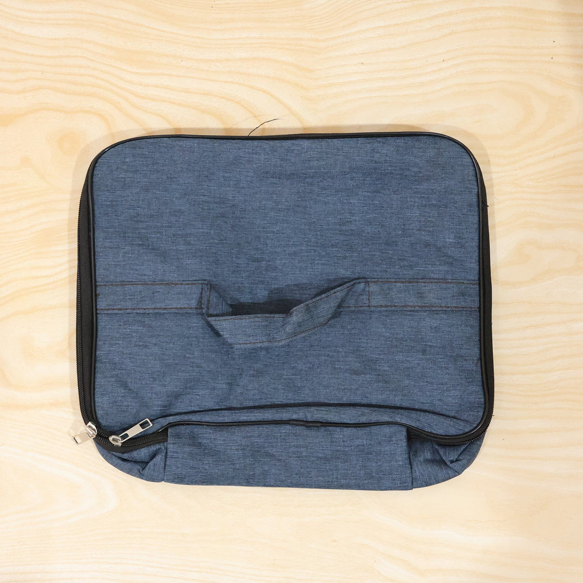 Daily use travel organizer with secure compartments