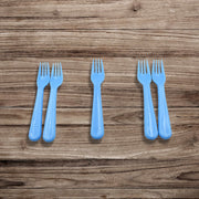 The set of heavy duty reusable plastic forks with a focus on their practical design for everyday use.