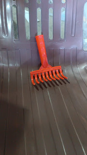 Plastic garden hand rake suitable for weeding, cultivation and leaf collection